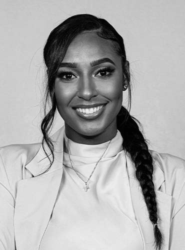 staff-arryana-barton-bw