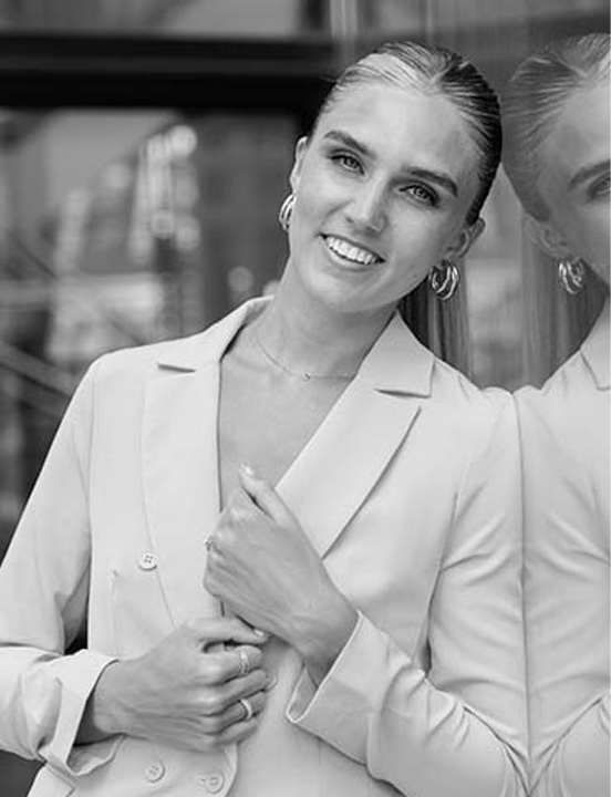 staff-elle-potter-bw